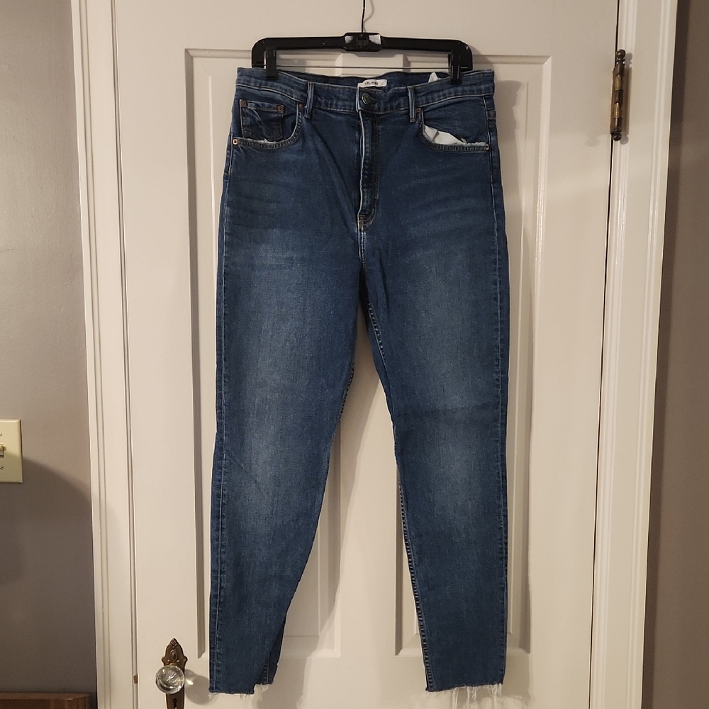GRLFRND Blue Ankle Cropped Jeans with Tapered Fit